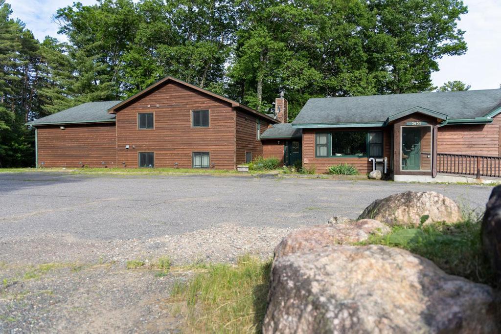 Twelve Pines Resort - South Lodge With Private Pier On Catfish Lake Игл-Ривер Экстерьер фото